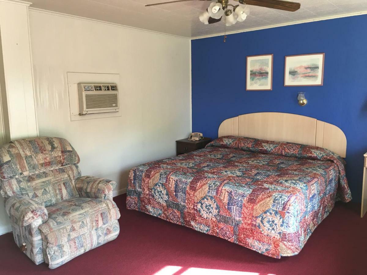 פרדריקסברג Azure Hills Inn And Suites מראה חיצוני תמונה